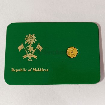 MALDIVES 1 LAARI 1986 GOLD HOLE COIN