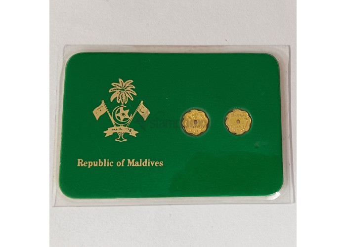 MALDIVES 1 LAARI 1986 GOLD HOLE COIN 2 COIN FOLDER